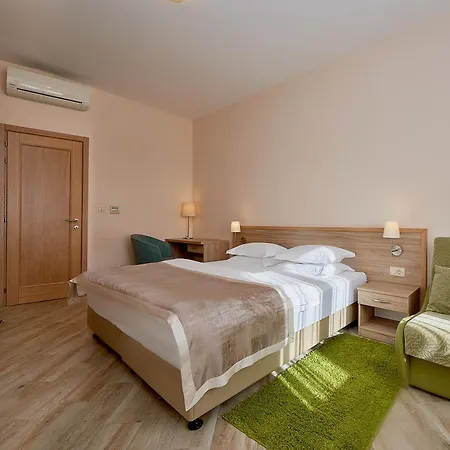 Allende Apartment *